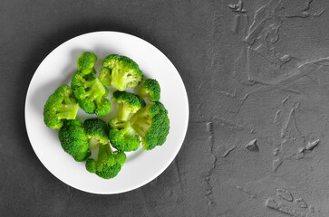 Wall Mural - Broccoli on white plate