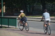 © uzkiland - Circulando en bicicleta por la ciudad