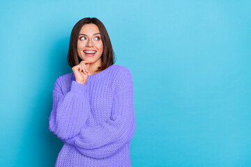 Wall Mural - portrait of attractive funny cheerful girl making decision copy empty blank space isolated over brig