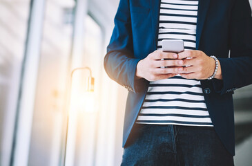 Aufkleber - Phone, hands and business man typing email, research or text message in creative startup office. Mobile, worker and chat app for communication, brand promo or media strategist check campaign progress