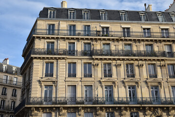 Wall Mural - Immeuble haussmannien à Paris. France