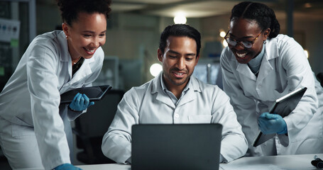Aufkleber - Man, group and happy scientist with laptop at laboratory for results, progress and medical research. People, team and reading with diversity at night for drugs, vaccine or good news for pharma career