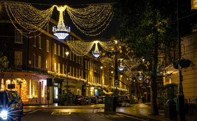 Wall Mural - Elizabeth street in London's Belgravia decorated for Christmas