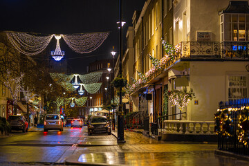 Wall Mural - Elizabeth street in London's Belgravia decorated for Christmas