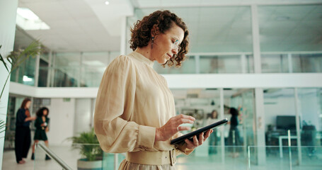 Aufkleber - Woman, tablet and hr manager in office for planning, reading resume applications and feedback. Female person, professional and online for recruitment review, lobby and opportunity on company site