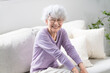 © aijiro - ソファーでくつろぐシニア女性