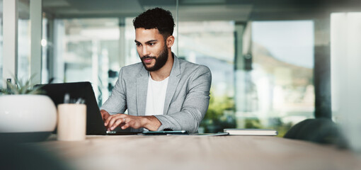 Aufkleber - Research, typing and man with laptop, office and investigative journalism for newsroom and online. Business, digital and person with info for story, reporter and professional for project and desk