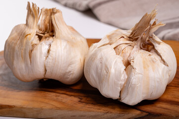 Cooking with dried French white garlic