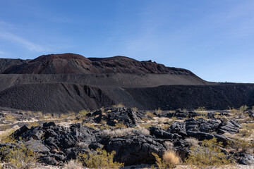 Pisgah Crater, Pisgah Volcano, volcanic cinder cone / lava plain, Lavic Lake volcanic field, San Bernardino County, California. Mojave Desert / Basin and Range Province. Basalt lava flow