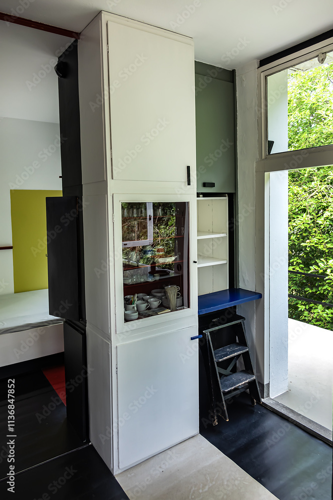 Interior of Rietveld Schroder House (1925): historic home architecture ...