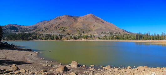 Wall Mural - panoramic view of scenic topaz lake landscape in california.