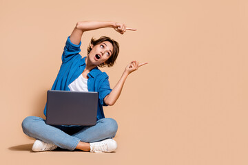 full size photo of system administrator woman point fingers website she created ux design using lapt