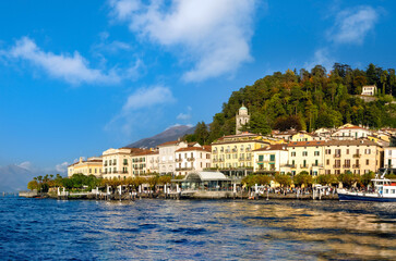 Sticker - The photogenic lake front promenade and pier of the the village of Bellagio on the shores of lake Como, Lombardy, Italy.