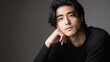 © seira_hibino - かっこいいアジア人男性の笑顔の広告撮影。大人の魅力が伝わるファッションポートレート。