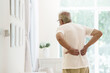 © famveldman - Senior man in pain.