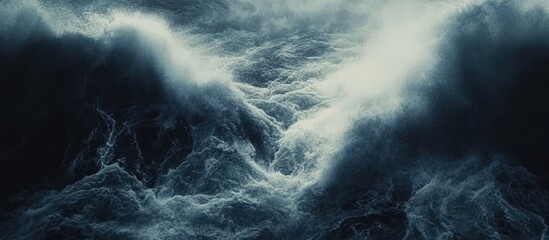 Leinwandbilder - Dynamic turbulent water waves crashing dramatically against rocky shorelines.