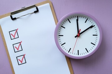 Fototapete - Checklist with three completed items and a clock showing time management.