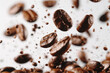 © ACG Studio - Lluvia de de granos de café. Diseño comercial para bebidas de café, bienestar y cuidado personal.