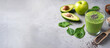 © ochikosan - アボカド、ほうれん草、リンゴ、チアシードのベジタリアン向けのヘルシーなグリーンスムージー。（A healthy vegetarian green smoothie with avocado, spinach, apple and chia seeds.）