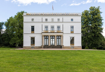 Wall Mural - Jenisch House, classicist villa at Jenischpark, public garden in Hamburg