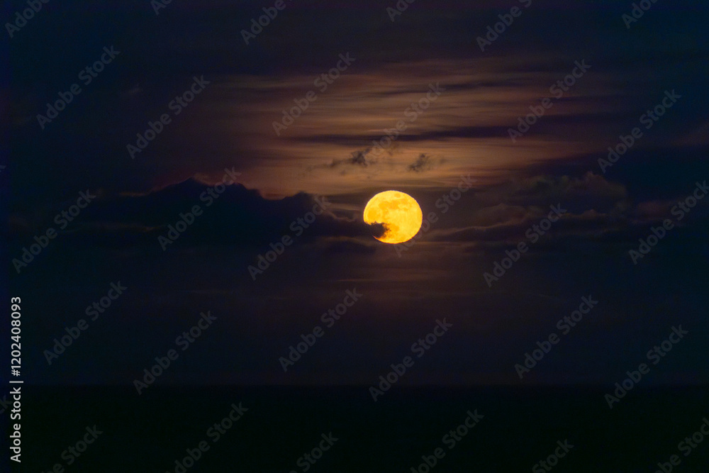 First full moon of the year 2025, the wolf moon!...I can still hear the