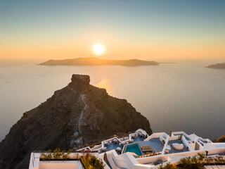 Wall Mural - White architecture in Santorini island, Greece. Beautiful seascape at sunset.