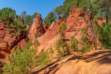 Wall Mural - Ochre path near Roussillon