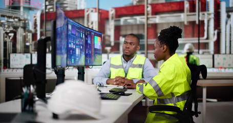 Aufkleber - Automated Computer Technology At Industrial Plant
