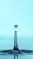 Fototapete - Super Slow Motion of Water Drops Falling Down in Extreme Detail. Filmed on High Speed Cinema Camera, 1000fps. Vertical Aspect Ratio.