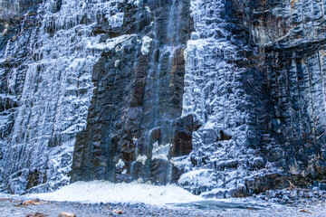 Canvas Print - Highway 20 Icy Waterfall 3