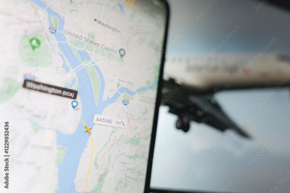 Flightradar24 info displayed over American Airlines flight 5342
