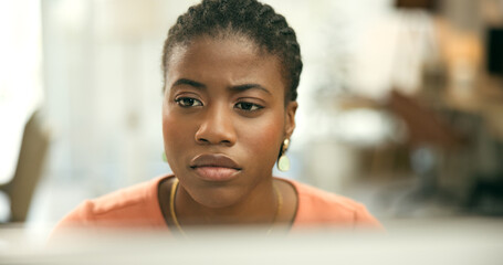 Fototapete - Computer, face and problem solving with a black woman in her office to search for a solution online. Internet, serious or information with a young employee reading a company report in her workplace