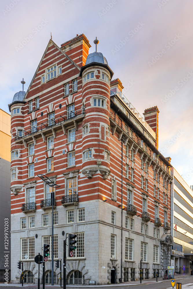 Albion house or the white star building on james street in liverpool