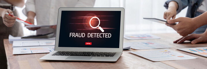 Leinwandbilder - Cyber security software show alert of cyber attack for protection brisk. Danger from virus, phishing and cyber fraud.