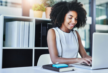 Aufkleber - Accounting, smile or black woman in office with laptop for banking or financial bookkeeping. Economy, business or wealth management with proud accountant in finance for consulting or research online