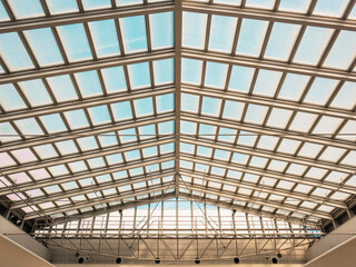 Fototapete - Glass roof metal frame structure Modern building Architecture details 