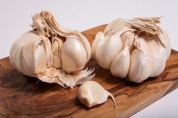 Cooking with dried French white garlic