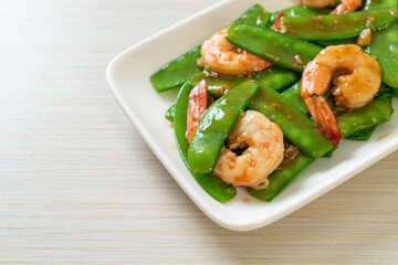 Wall Mural - Stir-Fried Green Peas with Shrimp