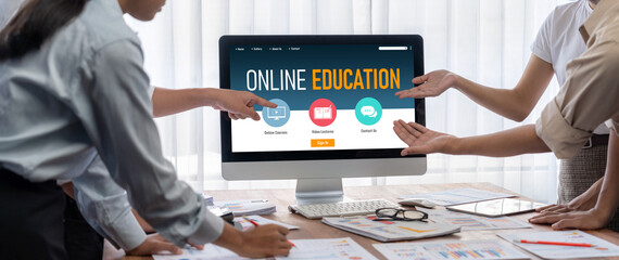 Leinwandbilder - E-learning website with brisk sofware for student to study online on the internet network
