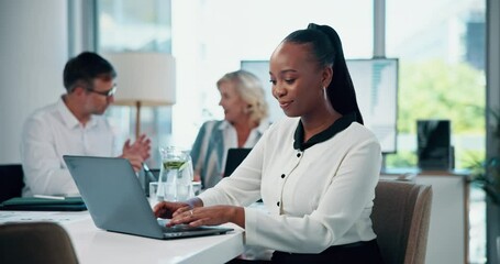 Aufkleber - Business people, laptop and woman in office, meeting and planning with financial report. Group, teamwork and employees with accounting, computer and internet with online reading for income growth