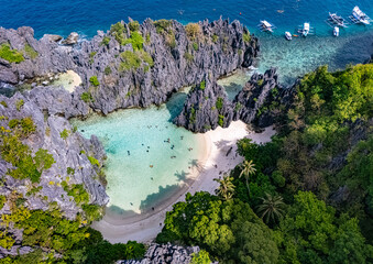 Wall Mural - Hidden Beach on Matinloc Island, Palawan, Philippines