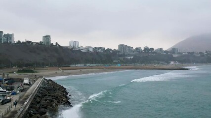 Wall Mural - Playa en Chorrillos Lima Olas