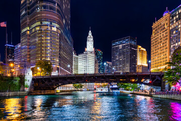 Fototapete - View of Chicago, Illinois skyline and the Wabash Avenue bridge, by night. Chicago is the most populous city in the U.S. state of Illinois and in the Midwestern United States.