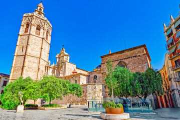 Wall Mural -  Queen's Square and Valencia Cathedral.