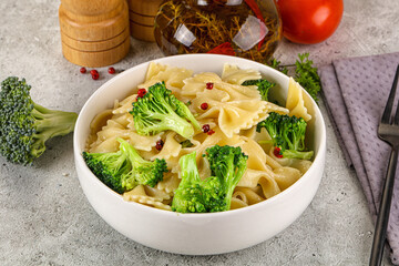 Wall Mural - Italian pasta farfalle with broccoli