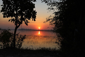Wall Mural - sunset on the lake
