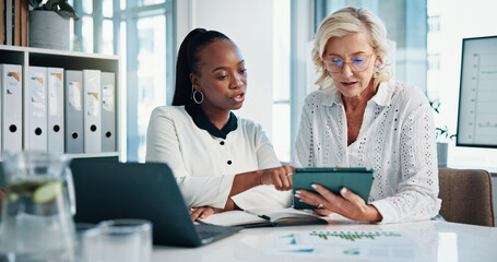 Aufkleber - Financial, office and women with tablet, discussion and manager for feedback, training and graphs. Documents, teamwork and people with laptop, growth strategy and digital project report for finance