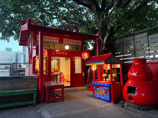 little shine along the chao phraya river in bangkok