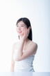 © Yamatatsu - 白背景の日本人ビューティイメージ