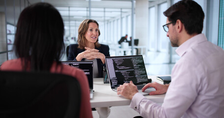 Fototapete - Innovative Programmer Leads Diversity Training